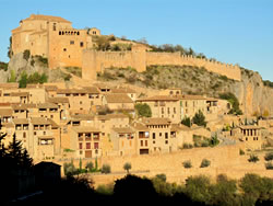 Vista de Alquézar y su colegiata