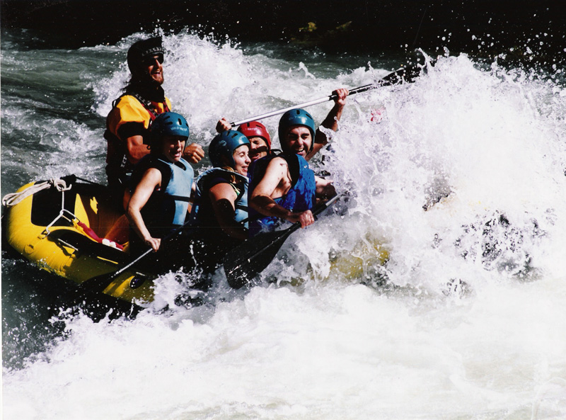 Rafting, Barranquismo, Vias Ferretas y tirolinas.