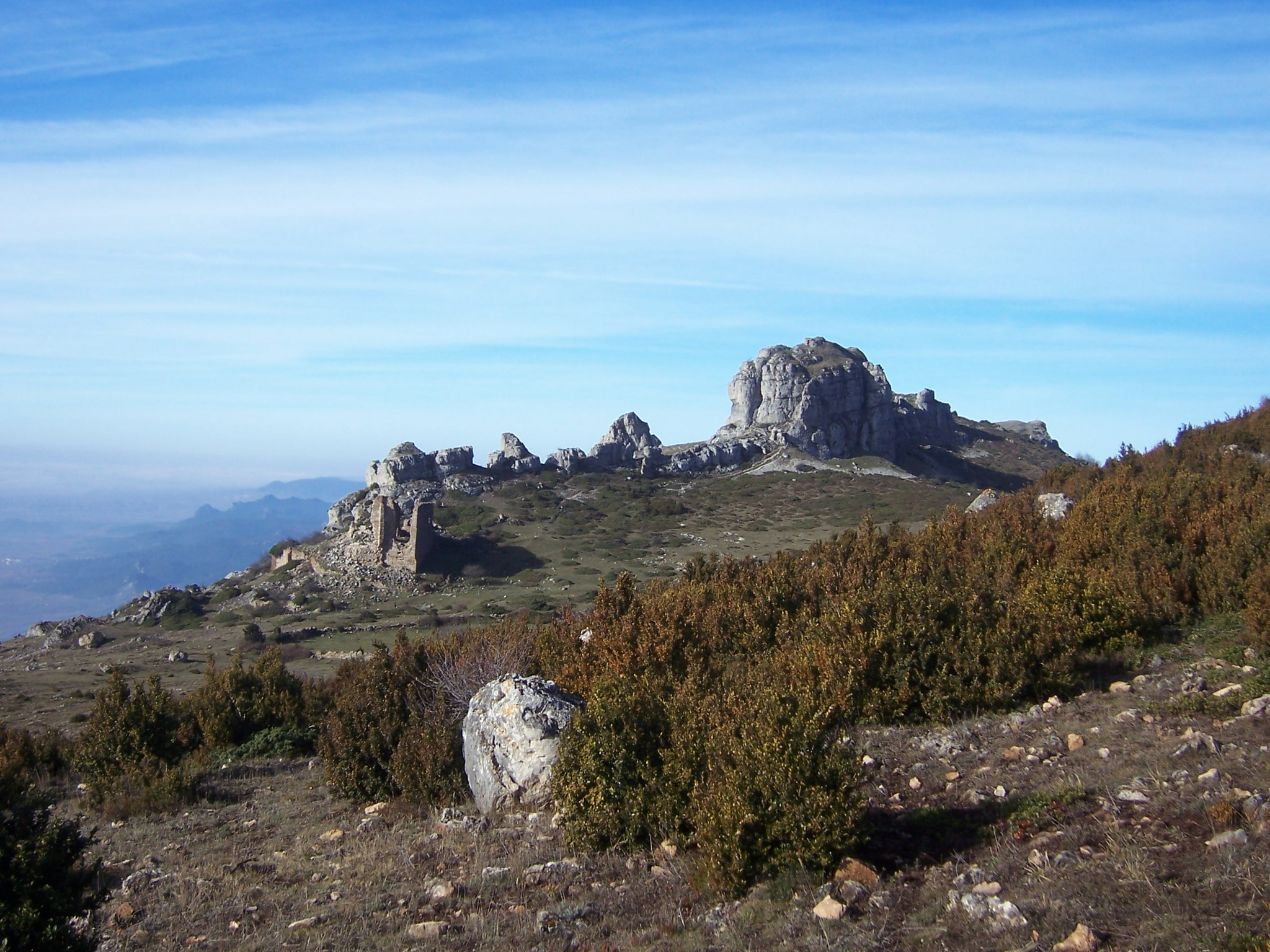 Peña_del_Castillo_en_la_Sierra_de_Toloño